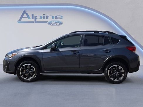Used 2023 Subaru Crosstrek 2.0i Premium image 2