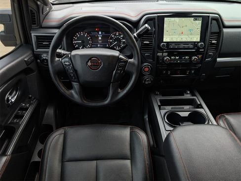 Used 2024 Nissan Titan PRO-4X w/ Pro-4x Convenience Package image 11