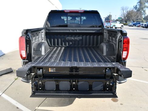 Used 2026 GMC Sierra 1500 SLE w/ Preferred Package AWD/4WD image 7