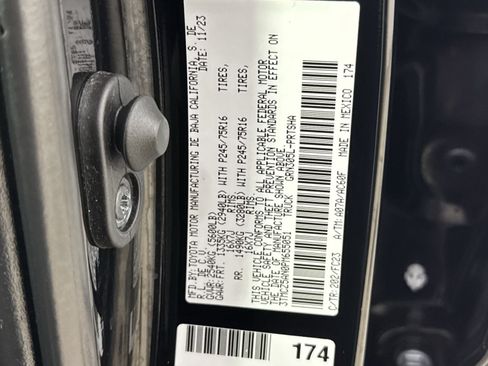 Used 2023 Toyota Tacoma SR5 AWD/4WD image 41