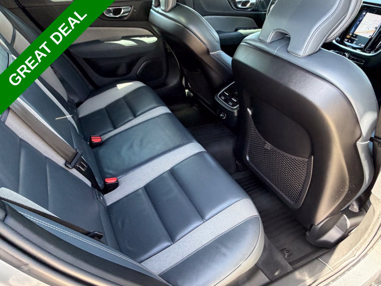 Used 2020 Volvo V60 T6 R-Design FWD image 34