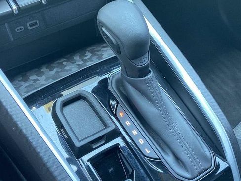 Used 2025 Chevrolet Colorado W/T RWD image 12