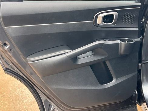 Used 2024 Kia Sorento S image 34