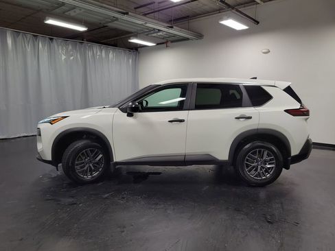 Used 2023 Nissan Rogue S FWD image 5