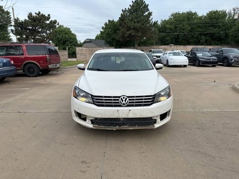 Used 2015 Volkswagen Passat 1.8T FWD image 2