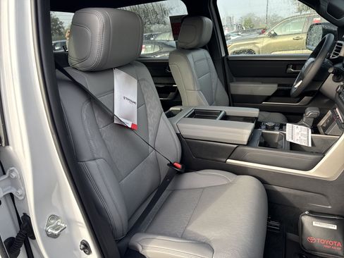 New 2025 Toyota Tundra Limited w/ TRD Off-Road Package image 32