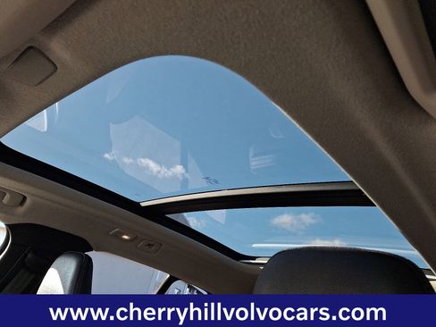 Certified 2025 Volvo XC40 B5 Plus image 15