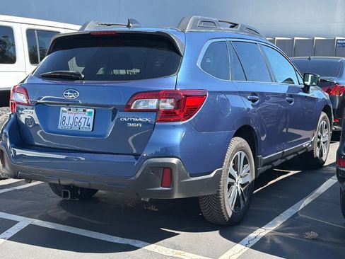 Used 2019 Subaru Outback 3.6R Limited AWD/4WD image 2