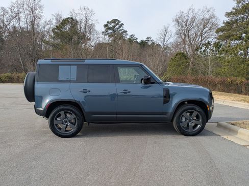 New 2026 Land Rover Defender 110 S image 4