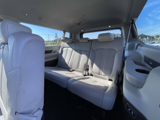 Used 2024 Jeep Wagoneer L Series II w/ Flexible Seating Group AWD/4WD image 14