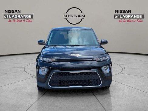 Used 2022 Kia Soul LX w/ Technology Package FWD image 2