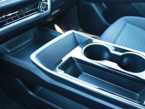 Used 2025 Chevrolet Equinox LT image 16