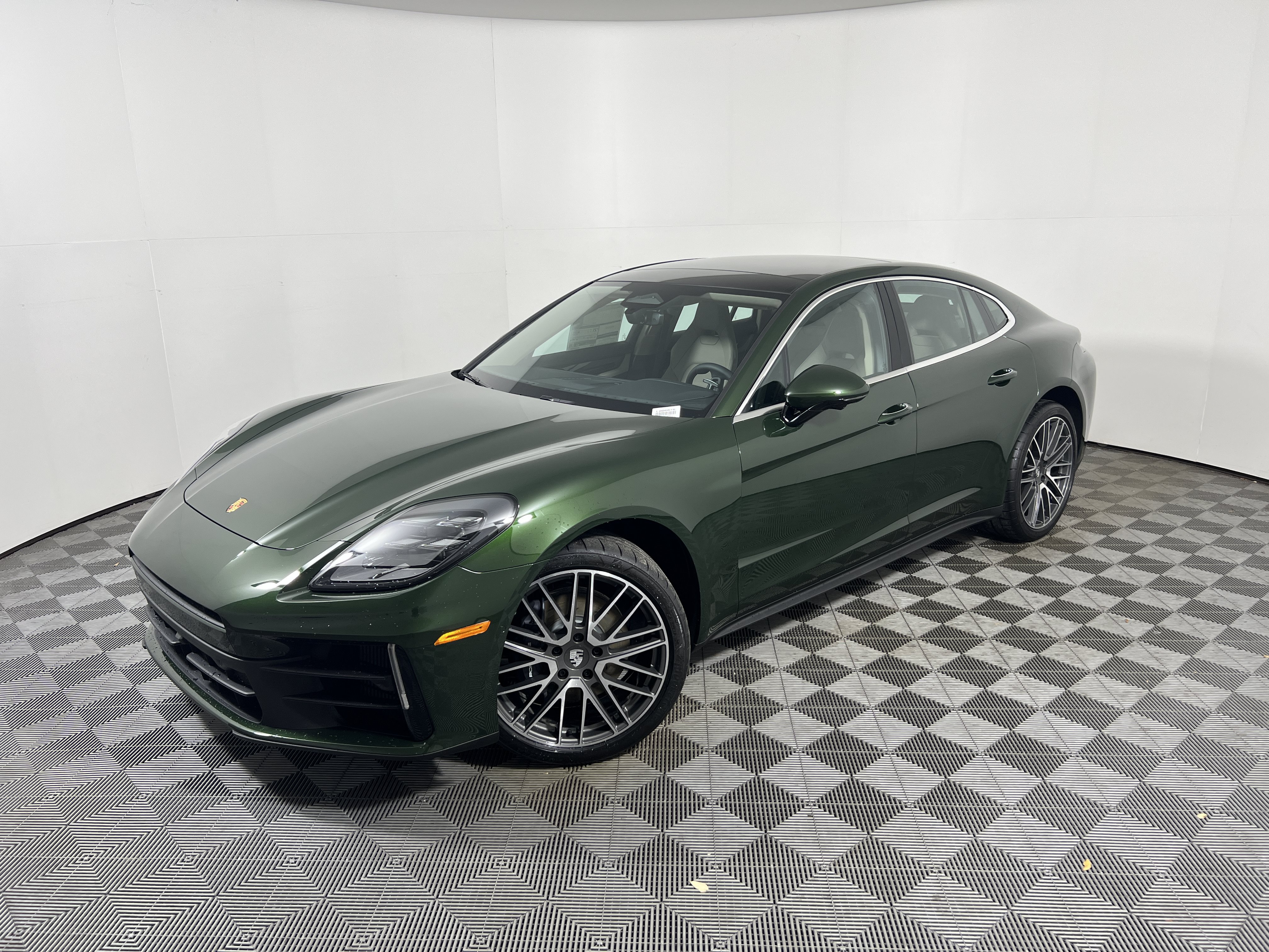 New 2026 Porsche Panamera RWD image 1