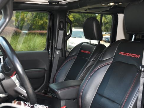 Used 2022 Jeep Gladiator Rubicon w/ Cold Weather Group AWD/4WD image 10