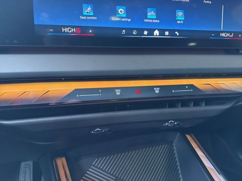 Used 2025 BMW X3 M50 w/ Premium Package image 34