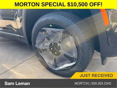 New 2025 Jeep Grand Cherokee Limited w/ Black Appearance Package image 4