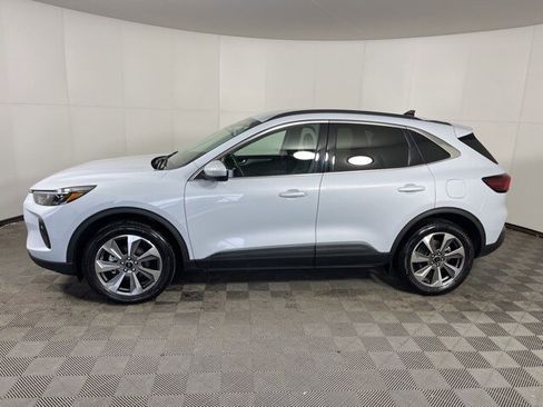 Certified 2025 Ford Escape Platinum image 4