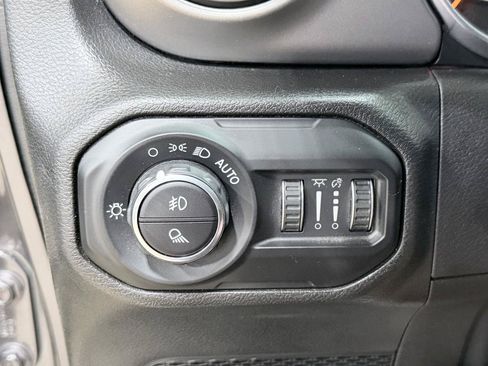 Used 2022 Jeep Gladiator Sport AWD/4WD image 37