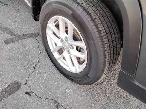 Used 2023 Jeep Grand Cherokee L Laredo w/ Luxury Tech Group I image 19