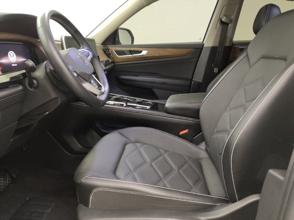Used 2024 Volkswagen Atlas SE AWD/4WD image 17