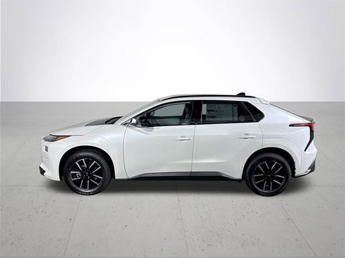 New 2026 Subaru Solterra Premium image 9