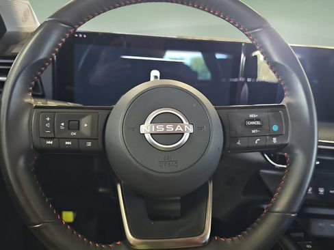 Used 2025 Nissan Kicks SR AWD/4WD image 6