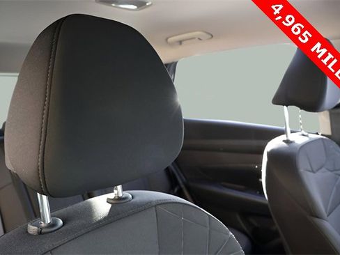 Used 2025 Hyundai Tucson SE image 16