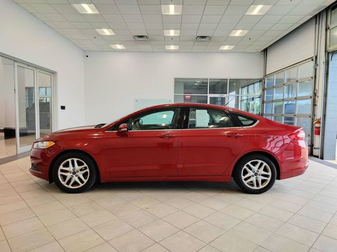Used 2016 Ford Fusion SE FWD image 6
