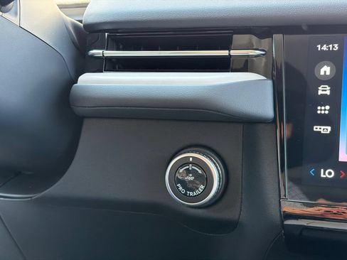 New 2027 Lincoln Navigator Premiere AWD/4WD image 28