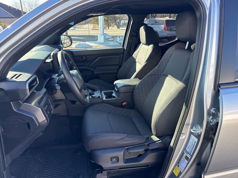 Used 2025 Toyota Tacoma SR5 image 8