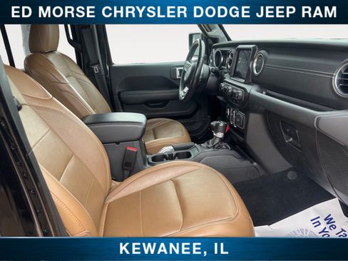 Used 2022 Jeep Wrangler Unlimited Sahara w/ LED Lighting Group AWD/4WD image 15