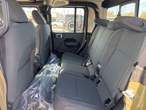 New 2026 Jeep Gladiator Sport AWD/4WD image 10