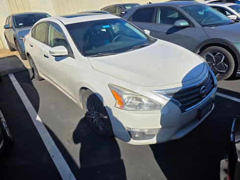 Used 2014 Nissan Altima 2.5 SL w/ Technology Package image 2