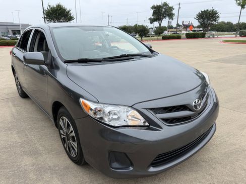 Used 2012 Toyota Corolla L FWD image 1