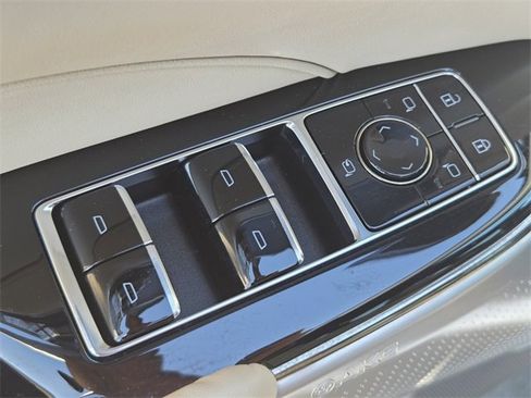 New 2025 Cadillac Lyriq Luxury image 19