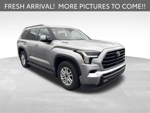 Used 2025 Toyota Sequoia SR5 AWD/4WD image 6