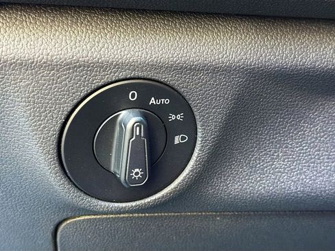 Used 2019 Volkswagen Jetta SEL image 8