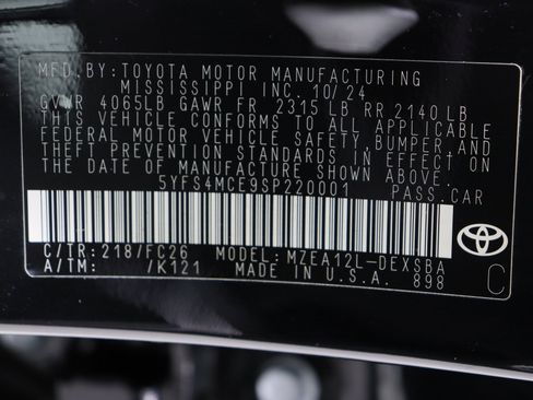 Used 2025 Toyota Corolla SE image 38