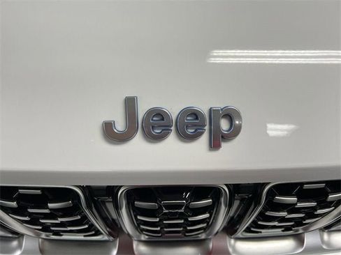 Used 2022 Jeep Grand Cherokee Summit image 32
