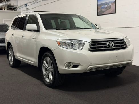 Used 2010 Toyota Highlander Limited image 2