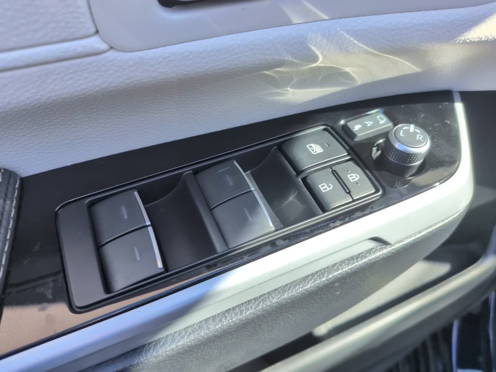 New 2026 Toyota Sienna Platinum AWD/4WD image 12