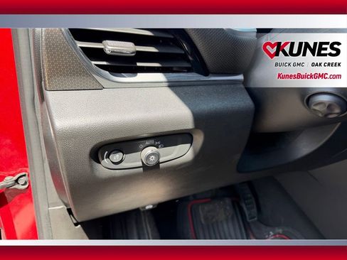 Used 2022 Chevrolet Traverse Premier w/ Redline Edition AWD/4WD image 9