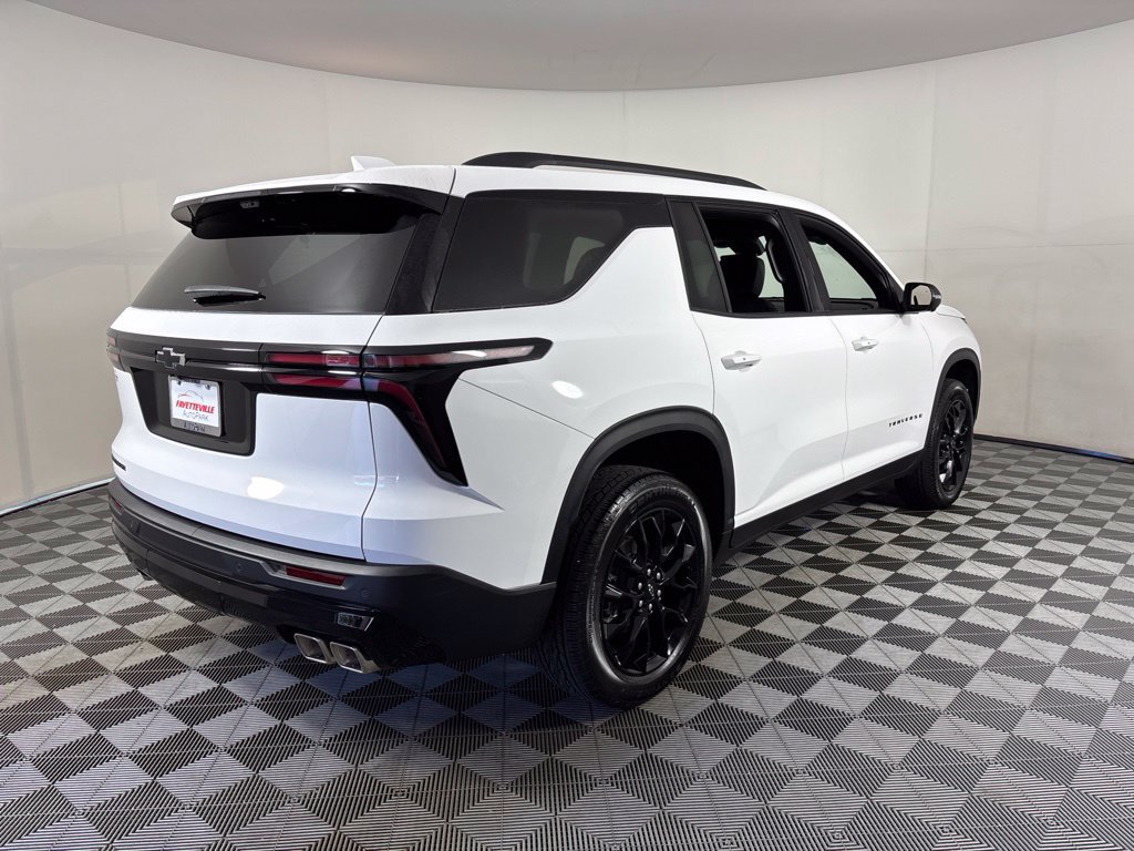 Certified 2026 Chevrolet Traverse LT w/ Midnight/Sport Edition FWD image 9