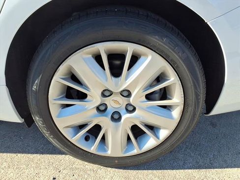 Used 2015 Chevrolet Impala LS w/ LS Convenience Package image 20