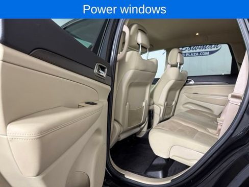 Used 2016 Jeep Grand Cherokee Laredo w/ Quick Order Package 23E AWD/4WD image 14