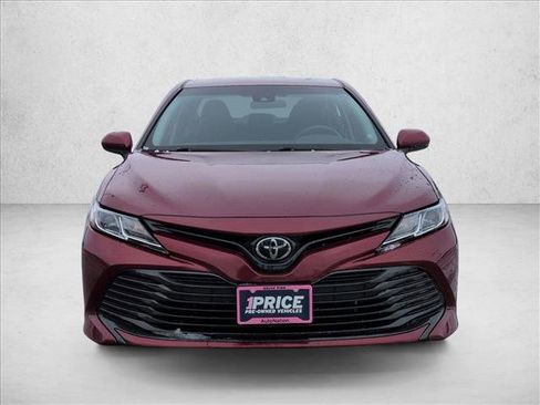 Used 2018 Toyota Camry LE image 2