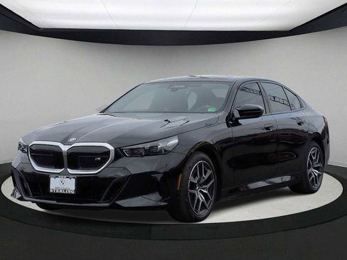 Used 2025 BMW i5 M60 w/ Premium Package image 4