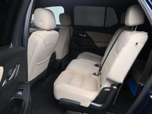 Used 2023 Chevrolet Traverse LS FWD image 14