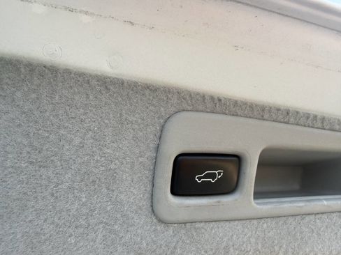 Used 2011 Lexus RX 350 2WD w/ Premium Pkg image 38