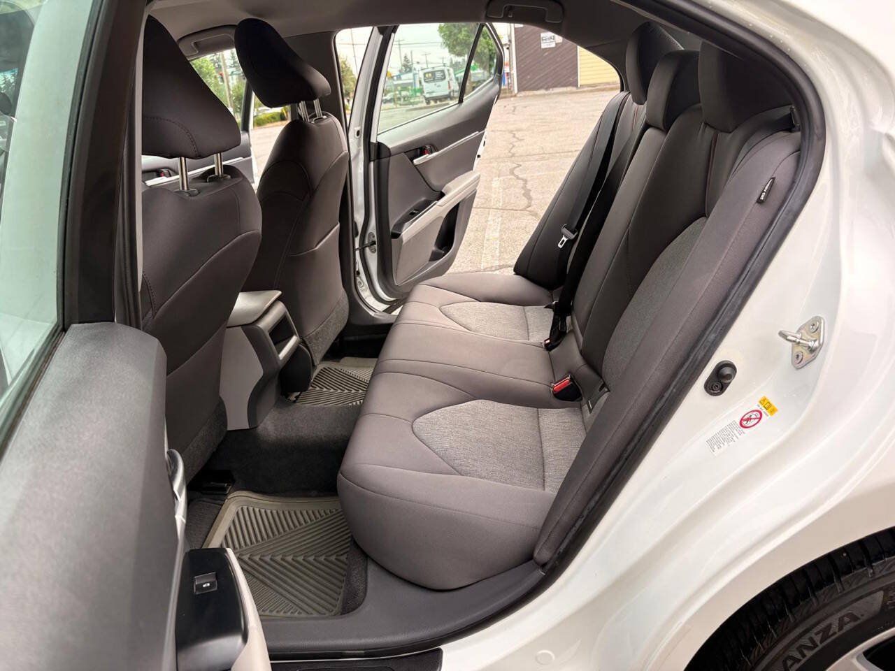 Used 2018 Toyota Camry LE FWD image 27